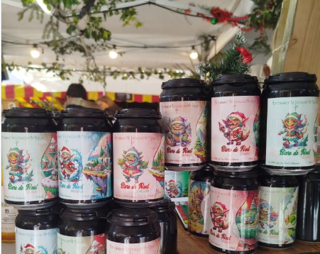 Valérie sambrès Fileuse ed Laine en pleine démonstration