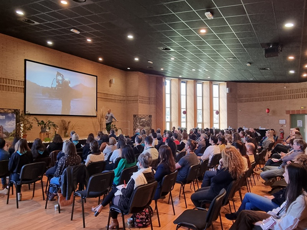Salle intérieure auditorium Forges de Pyrène