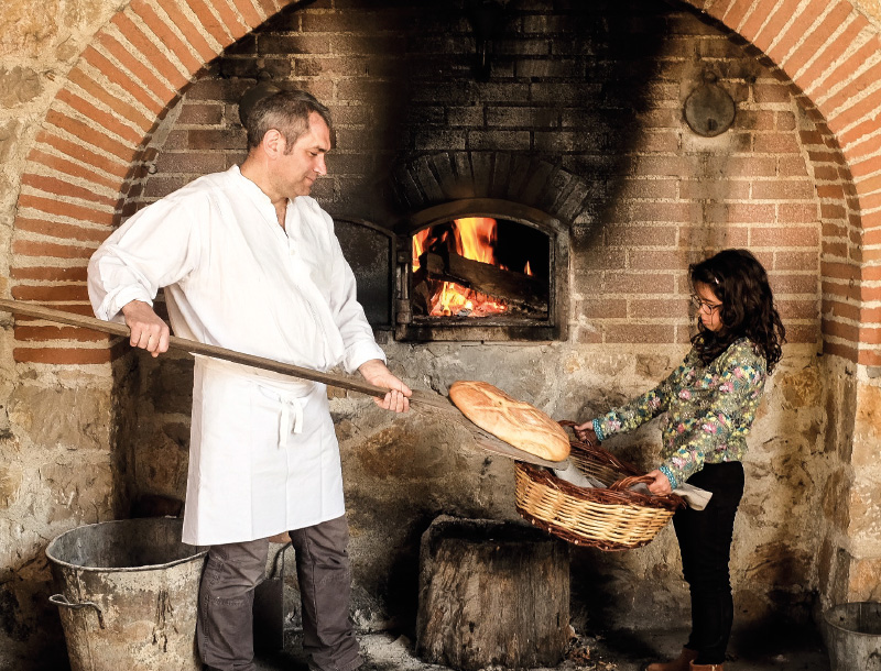 Village des métiers d’antan : le boulanger